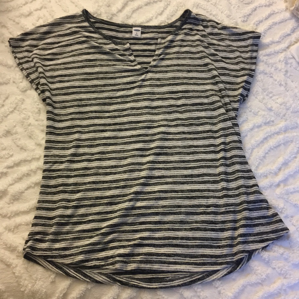 NWOT Old Navy Tee